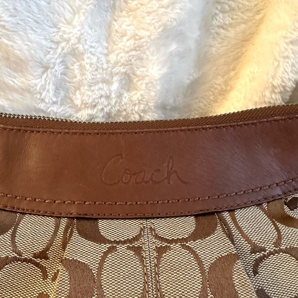 Coach Signature Brown and Tan Hobo Shoulder Bag - Picture 5 of 16